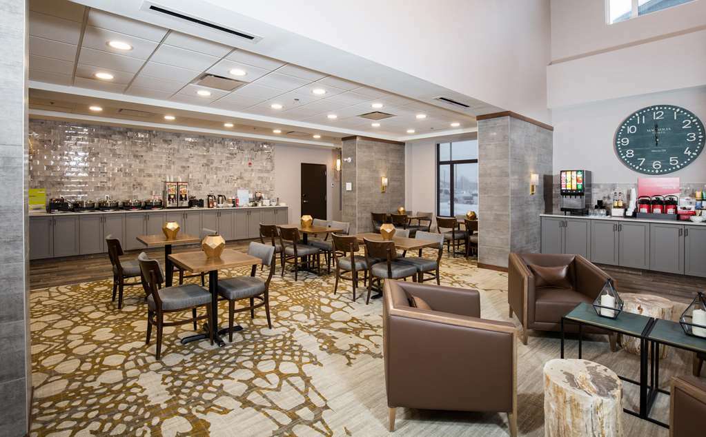 Pomeroy Hotel Форт Мак-Муррей Номер фото